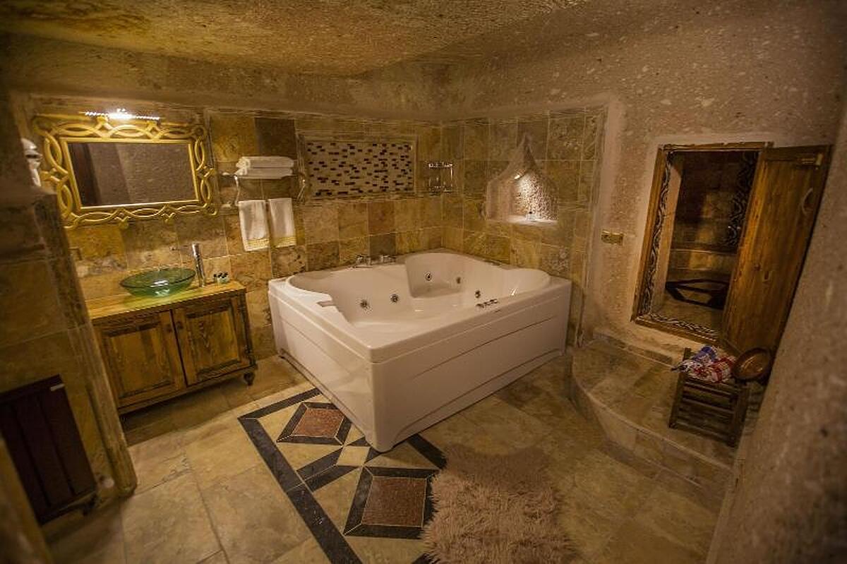 ROYAL CAVE HOTEL