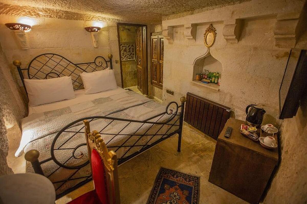 ROYAL CAVE HOTEL