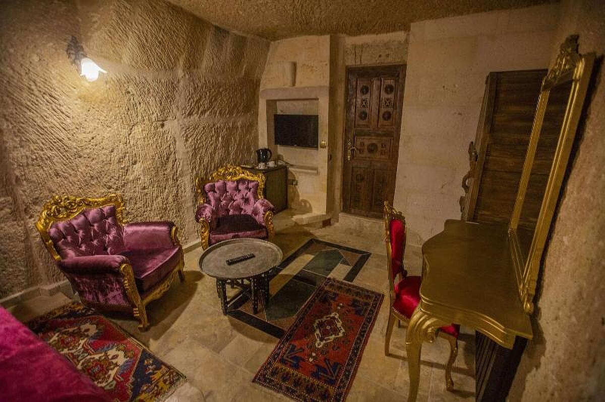 ROYAL CAVE HOTEL