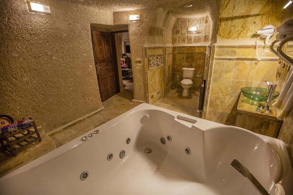 ROYAL CAVE HOTEL