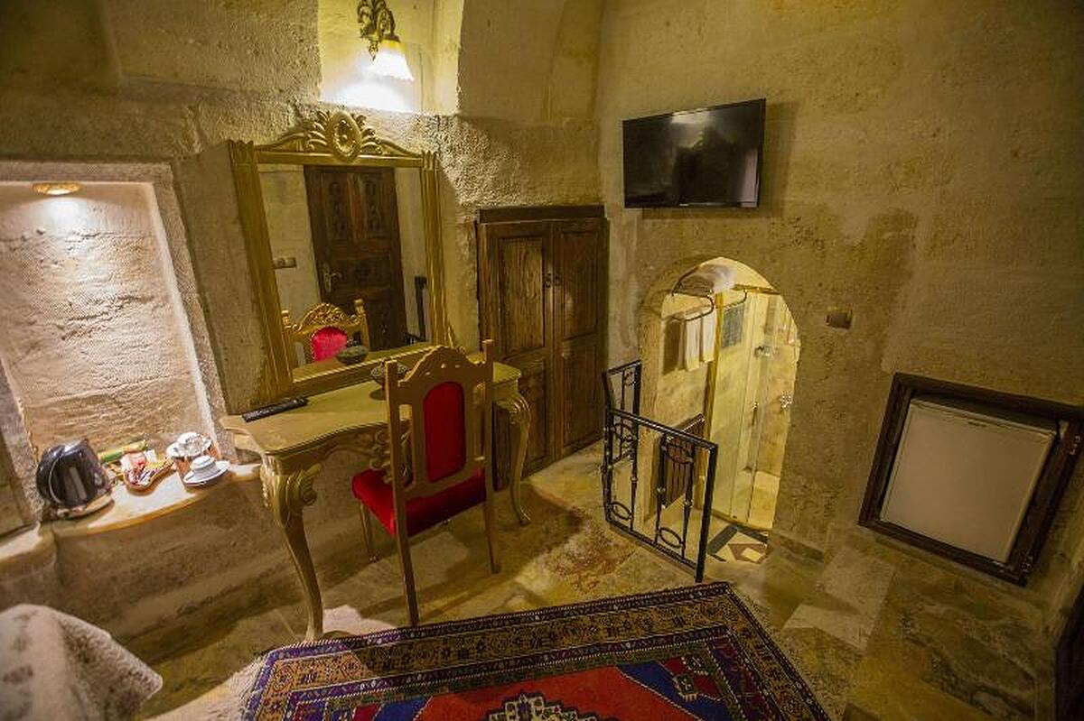 ROYAL CAVE HOTEL