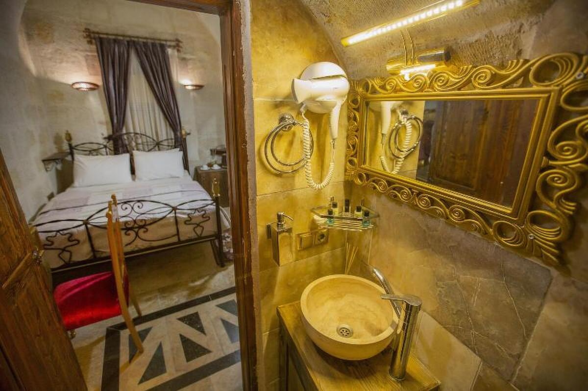 ROYAL CAVE HOTEL