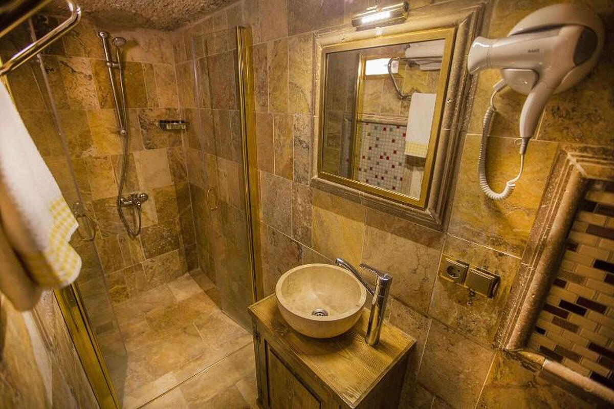 ROYAL CAVE HOTEL