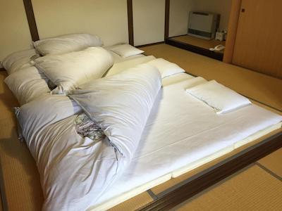 RYOKAN YUFUIN TSUBAKI