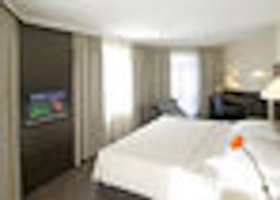 اناچ دوسلدورف کنیکسالی