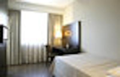 اناچ دوسلدورف کنیکسالی