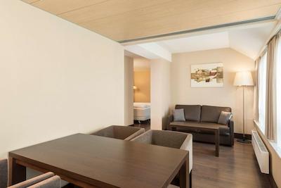 اناچ دوسلدورف کنیکسالی