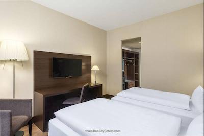 اناچ دوسلدورف کنیکسالی