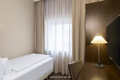 اناچ دوسلدورف کنیکسالی