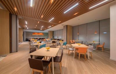 Holiday Inn Express Xiamen Airport Harbor