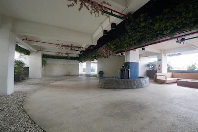 RedDoorz Apartment near Bundaran Satelit Surabaya