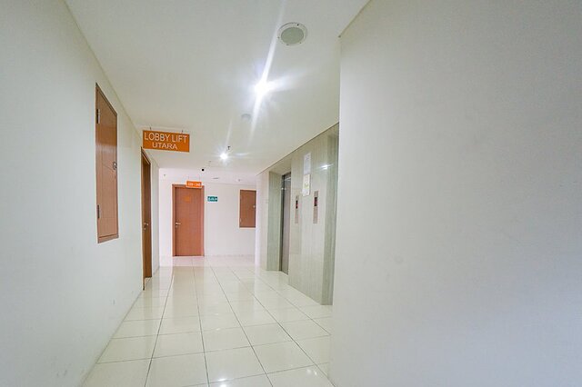 RedDoorz Apartment near Bundaran Satelit Surabaya