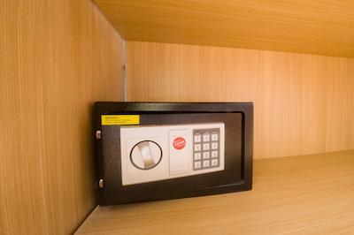 RedDoorz Apartment near Bundaran Satelit Surabaya