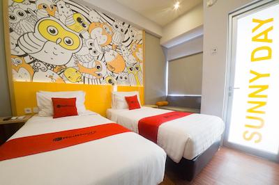 RedDoorz Apartment near Bundaran Satelit Surabaya