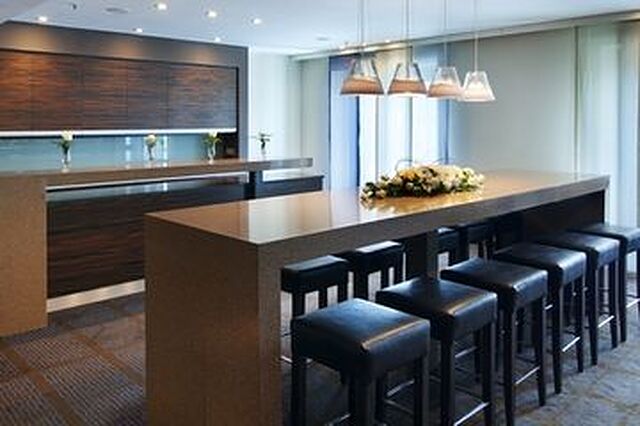 هالیدی این الماتی