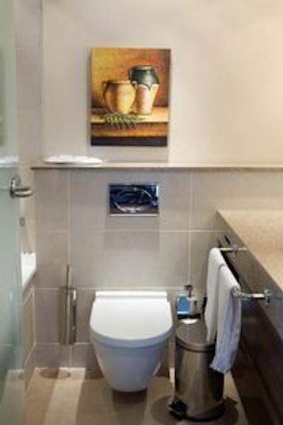 هالیدی این الماتی