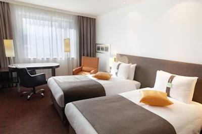 هالیدی این الماتی