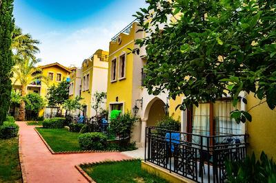 فان سان لایف سیدکس بارباروس پاشاس بیچ ساید