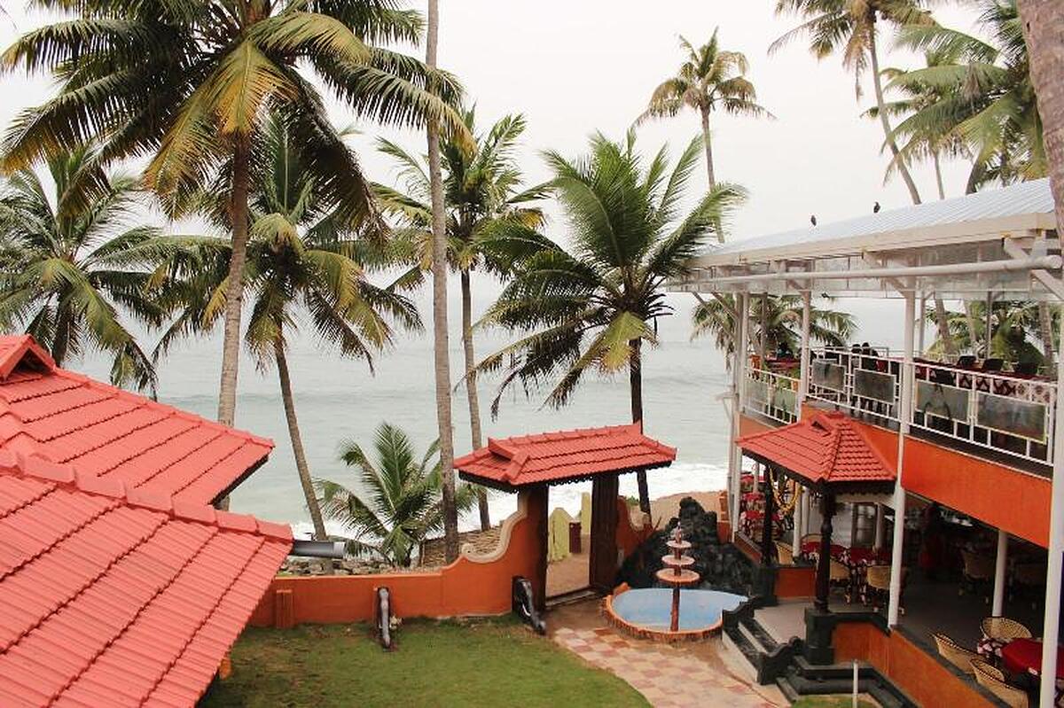WOODHOUSE BEACH RESORT