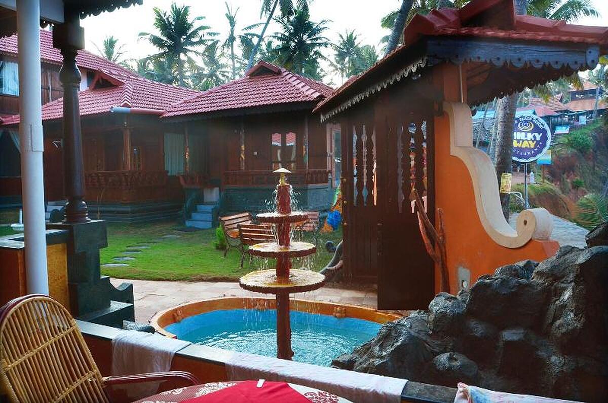 WOODHOUSE BEACH RESORT