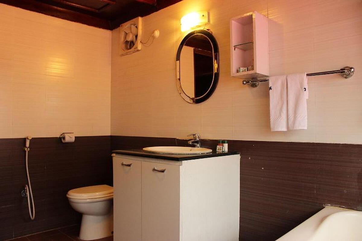 WOODHOUSE BEACH RESORT