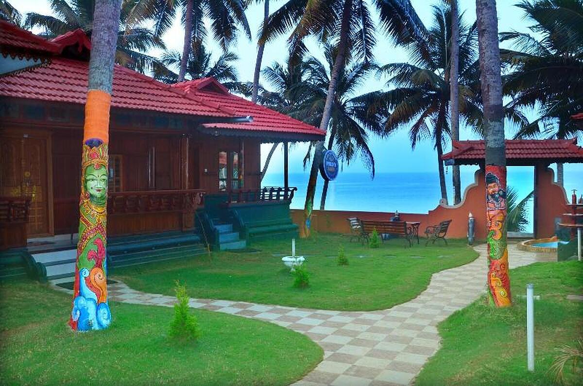 WOODHOUSE BEACH RESORT