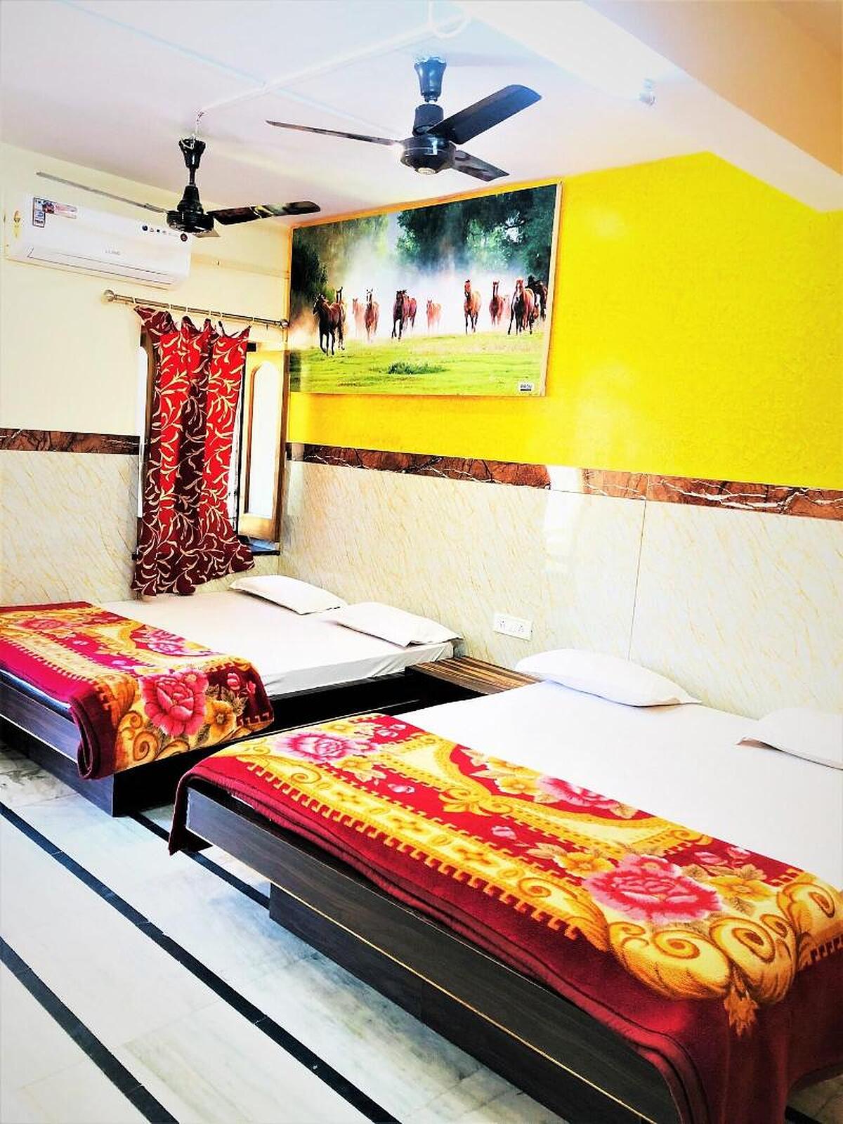 Shri Ganesh Hotel 200 Meters From Nakki Lake Mount