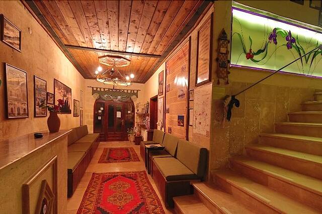 Jerveni Cave Hotel