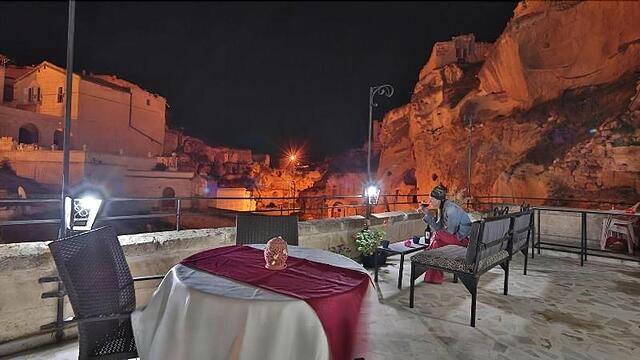 Jerveni Cave Hotel