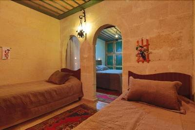 Jerveni Cave Hotel