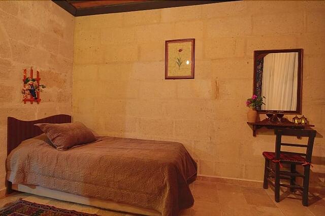 Jerveni Cave Hotel