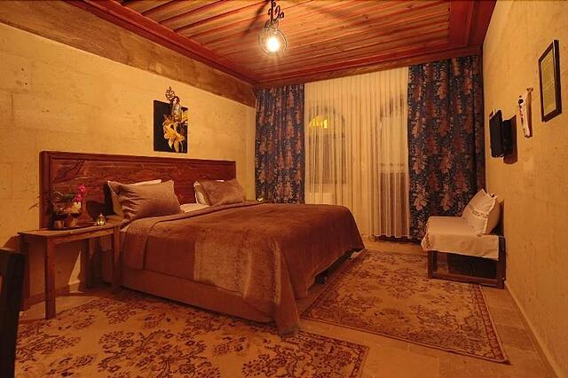 Jerveni Cave Hotel