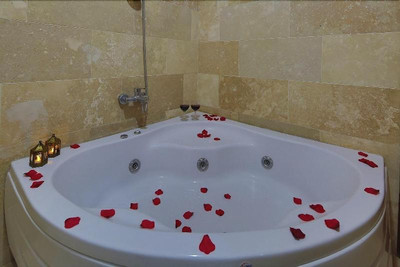Jerveni Cave Hotel