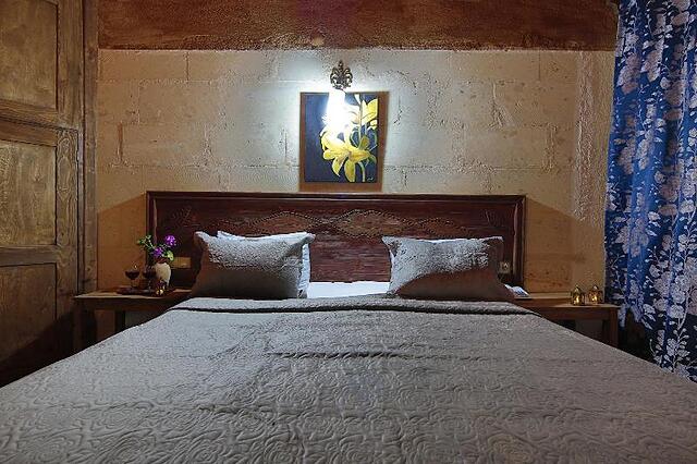 Jerveni Cave Hotel