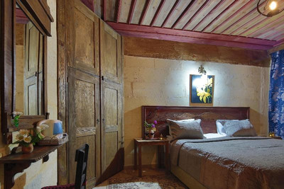 Jerveni Cave Hotel