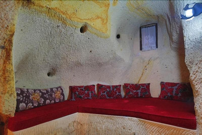 Jerveni Cave Hotel