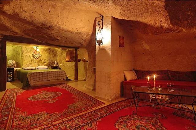Jerveni Cave Hotel