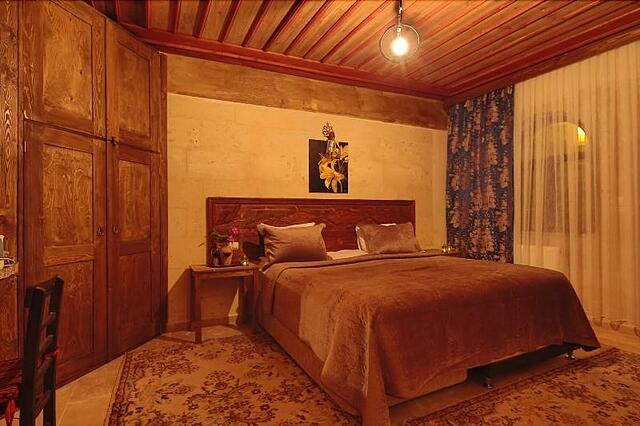 Jerveni Cave Hotel