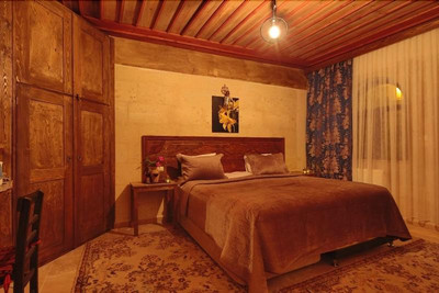 Jerveni Cave Hotel