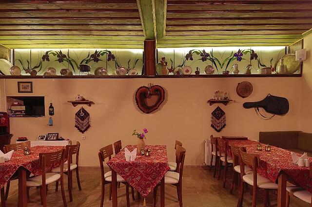 Jerveni Cave Hotel
