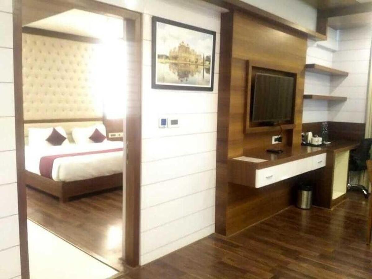Hotel Preethi International