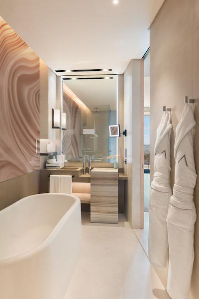 ادرس بیچ هتل ریزورت