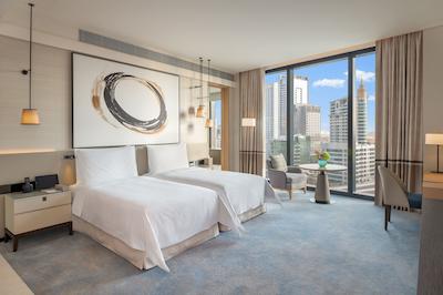 ادرس بیچ هتل ریزورت