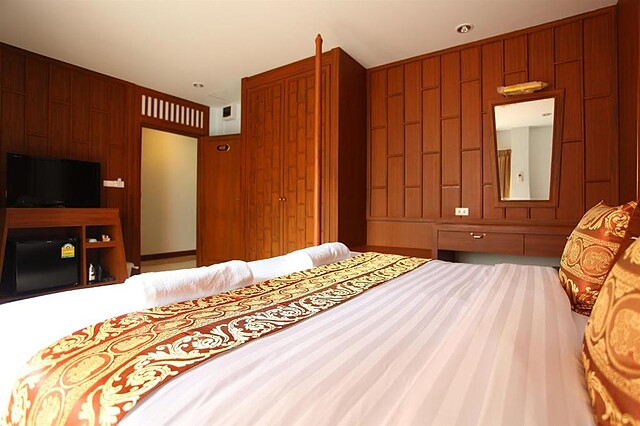 Lotus hotel Patong