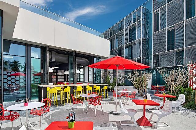 Radisson Red Dubai Silicon Oasis