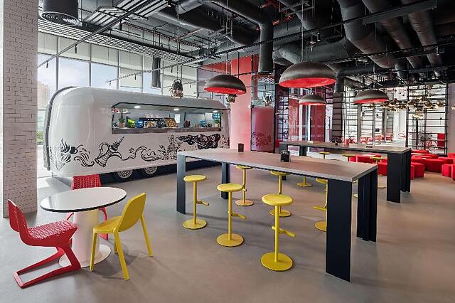 Radisson Red Dubai Silicon Oasis