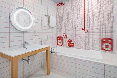 Radisson Red Dubai Silicon Oasis