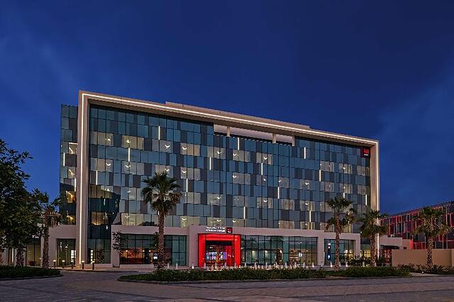 Radisson Red Dubai Silicon Oasis