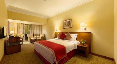 Sun & Sky Al Rigga Hotel