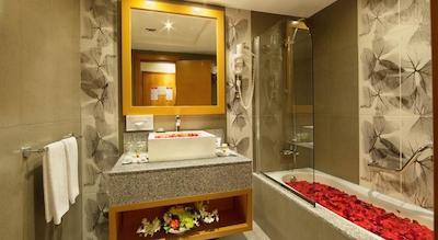 Sun & Sky Al Rigga Hotel